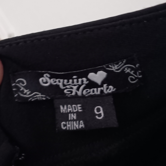 SEQUIN HEARTS OPEN BACK LONG GOWN 👗 🖤👌🏽 Size 9  EUC - Picture 8 of 9